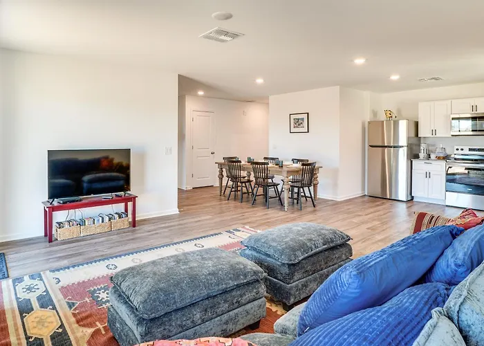 6 Mi To State Park: Newly Built In Benson! Holiday home Benson