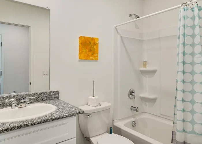 6 Mi To State Park: Newly Built In Benson! Holiday home